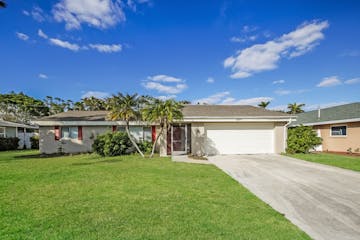 2425 Woodland CIR Fort Myers, FL 33907